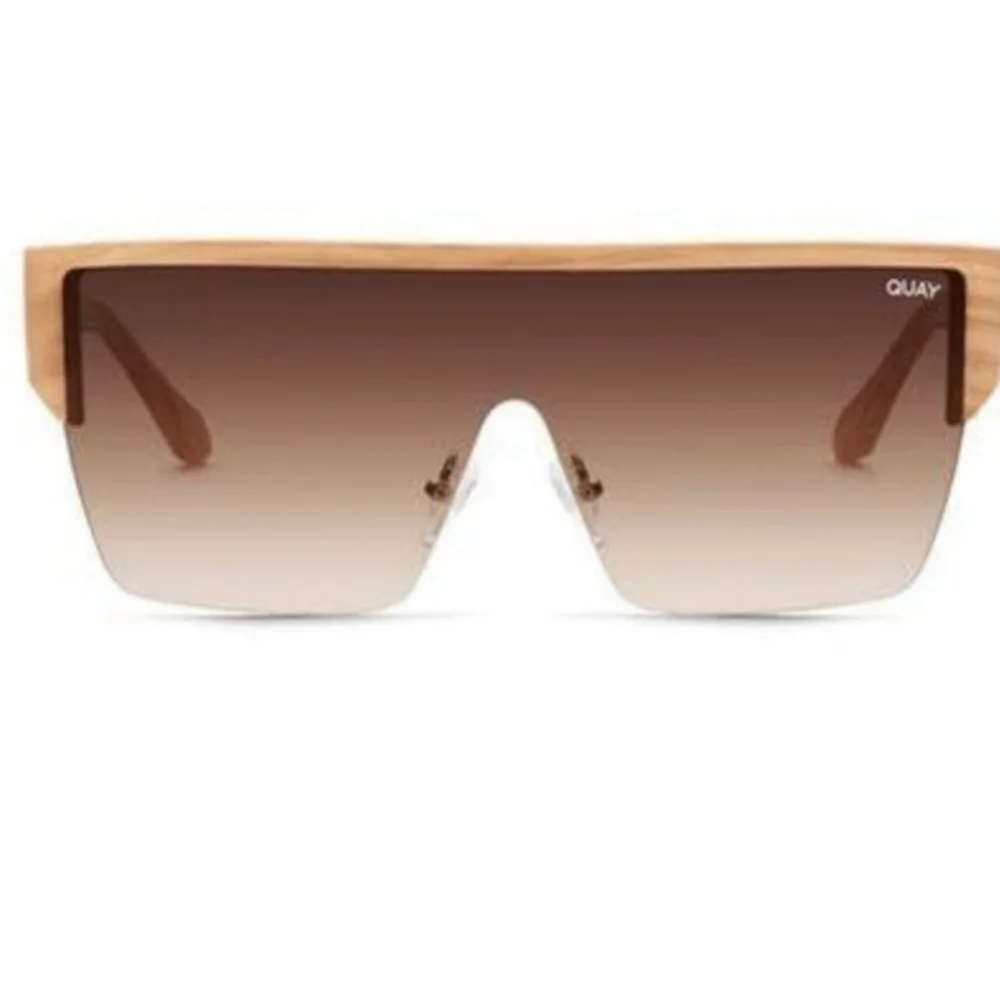 Quay Australia Echo Chamber Ivory frame‎ Brown lens shield flat brow sunglasses